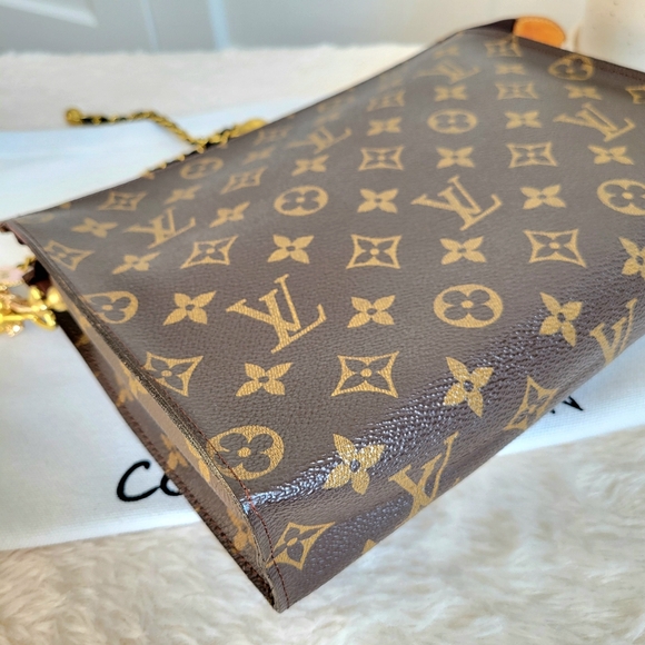 💕Beautiful Authentic Louis Vuitton Toiletry 26 Clutch/ Crossbody Monogram - Picture 11 of 16